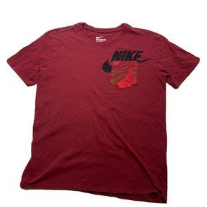 The Nike Tee Athletic Cut Camo Pocket Men's Size Medium Burgandy Pocket T-shirt